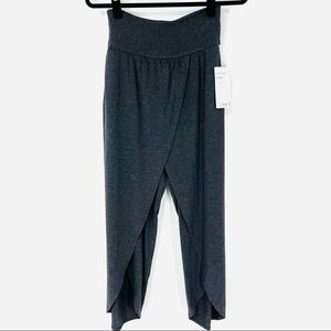 Athleta Size S Gray Release Pants